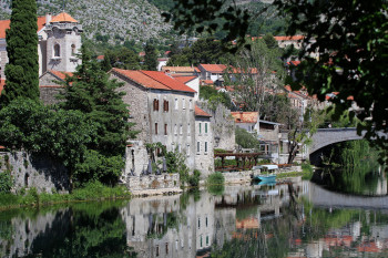 Promjenljivo oblačno sa kišom