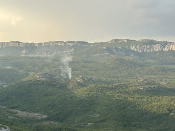 Ugašen požar iznad Luke, vatrogasci nastavljaju nadzor požarišta