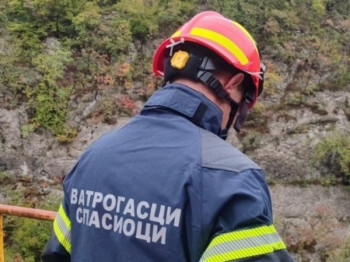 Trebinjski vatrogasci maksimalno angažovani da zaštite ljude i objekte u Baošićima