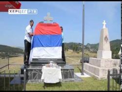 Nevesinje: Otkriven spomenik časnom oficiru i srpskim junacima na Trusini (VIDEO)