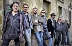 Концерт групе „Галија“ под требињским платанима