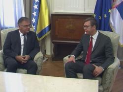 Вучић - Иванић: Доћи до заједничких ставова о важним питањима за српски народ