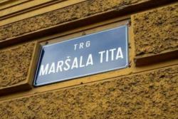 Тито скинут са загребачког трга
