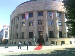 Додик помаже реконструкцију 30 школа у Српској