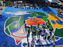 Sastavljen džinovski 'Mozaik za Ginisa' od 1,3 miliona čepova