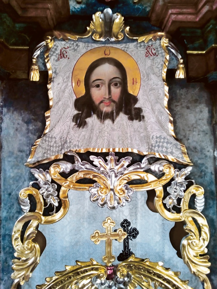 Надверје из цркве Светог Ђорђа у Темишвару: Позлаћивање у комбинацији бијелог и жутог злата, какво се ријетко изводи